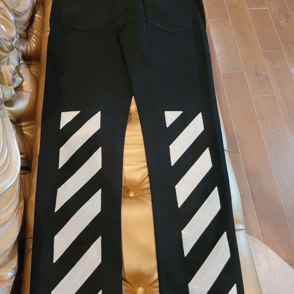 Off-White Jeans, size 33, Black